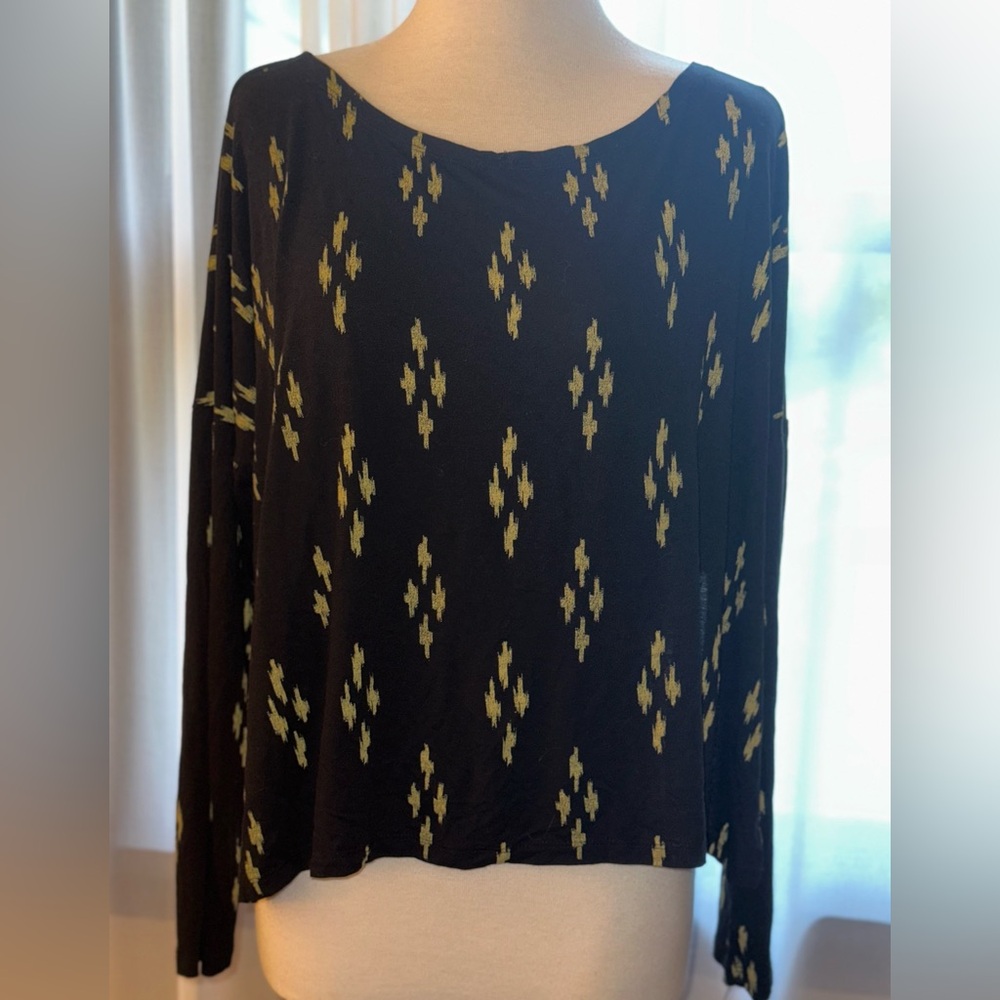 Kozan Black and Yellow Patterned Women's Top, Long Sleeve Shirt- Womens Large.